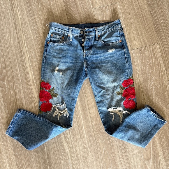 Levi's 501 T Rose Embroidered Distressed Cropped Taper Denim jeans - Picture 6 of 10